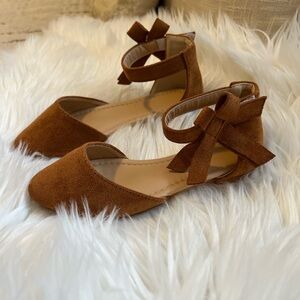 Elegant Brown Suede Girls Shoes with Bow Detail